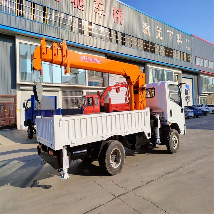 琉球乡三轮随车吊定制 农用改装机自备吊中瑞长期出售